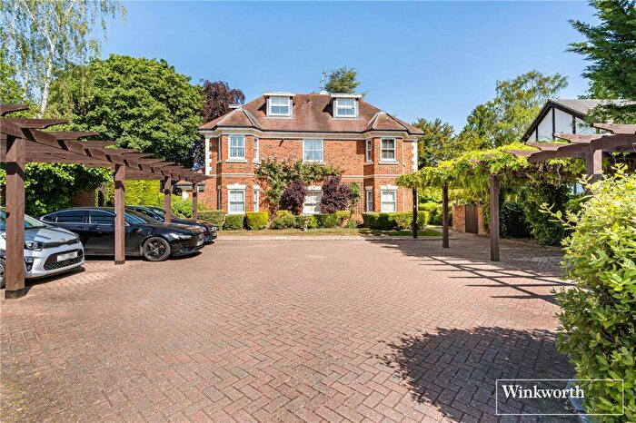 2 Bedroom Apartment For Sale In Onslow Road, Sunningdale, Berkshire, SL5