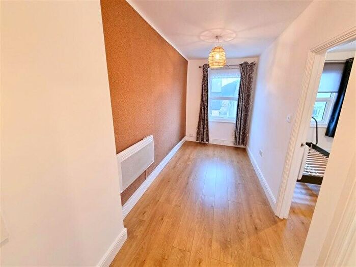1 Bedroom Flat To Rent In Langthorne Road, Leytonstone, E11