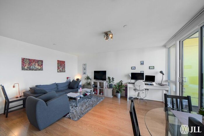 1 Bedroom Flat To Rent In Panoramic Tower, Hay Currie Street, E14