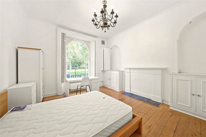 3 Bedroom Terraced House To Rent In Oakley Square, Camden, NW1