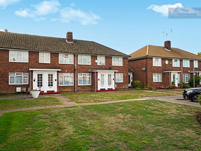 2 Bedroom Maisonette For Sale In Magnolia Court, The Mall, Harrow, HA3