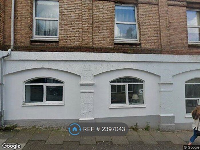 2 Bedroom Flat To Rent In Market Street, Torquay, TQ1