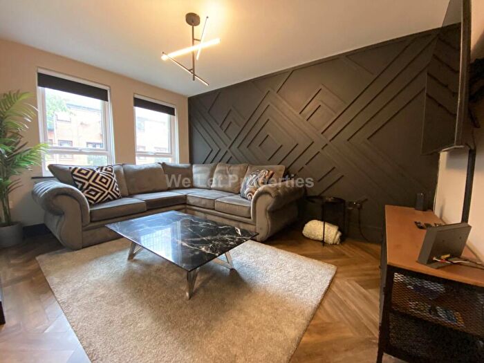 3 Bedroom Apartment To Rent In Silver Jubilee Walk, Northern Quarter, M4