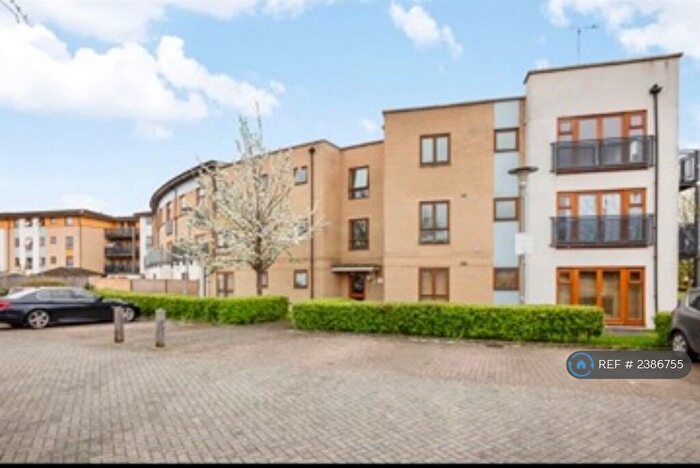 3 Bedroom Flat To Rent In Goodman Crescent, Croydon, CR0