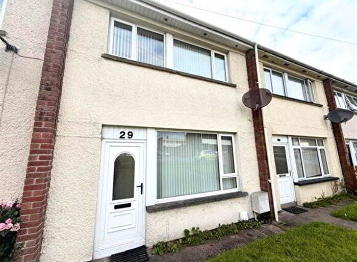 3 Bedroom Mid Terraced House To Rent In Lisnabreen Crescent, Bangor, BT20