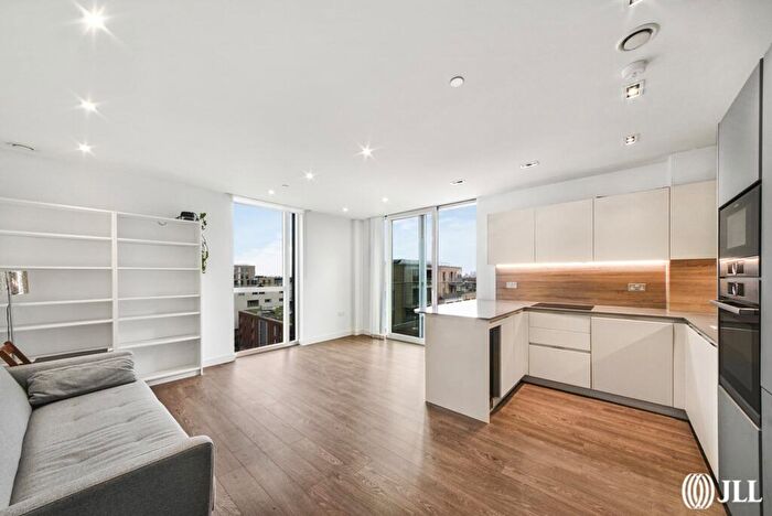 2 Bedroom Apartment To Rent In Woodberry Down London, N4