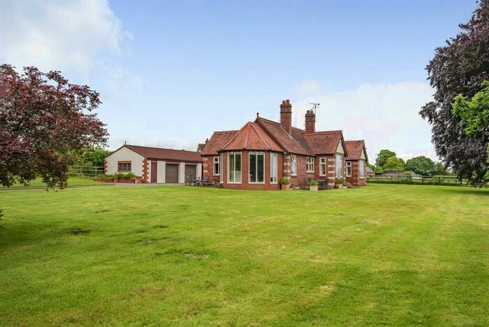 4 Bedroom Detached Bungalow For Sale In Great Hinton, BA14