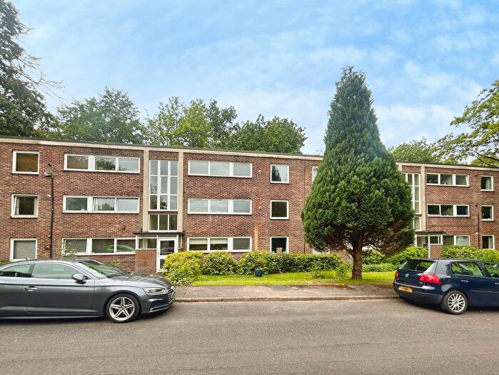 2 Bedroom Flat For Sale In Oakwood Close, Chandlers Ford, SO53