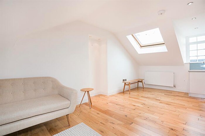 1 Bedroom Flat To Rent In Albion Road, London, N16