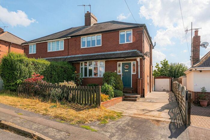 3 Bedroom Semi Detached House For Sale In Malvern Road, Chesterfield, S40