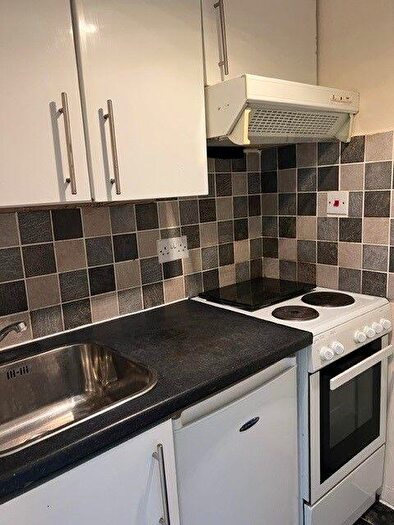 Studio To Rent In B Chapel Street, Luton, LU1