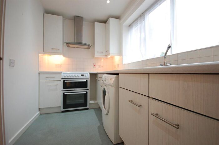 1 Bedroom Flat To Rent In Carmichael Close, Ruislip, Middlesex, HA4