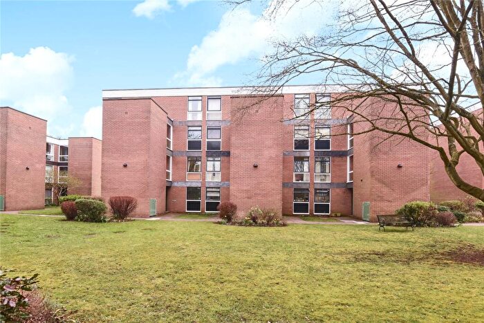 2 Bedroom Apartment To Rent In Butler Close, OX2