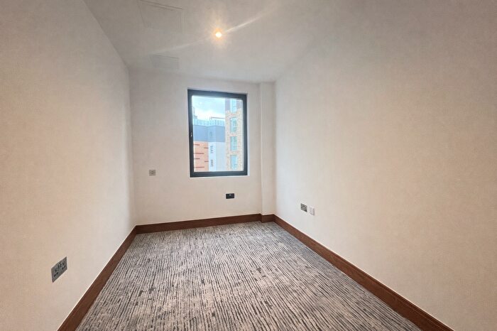 3 Bedroom Property To Rent In Scarbrook Road, Croydon, CR0