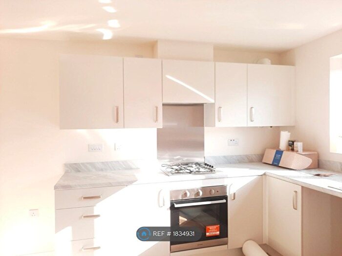 3 Bedroom Semi-Detached House To Rent In Whit Lane, Salford, M6