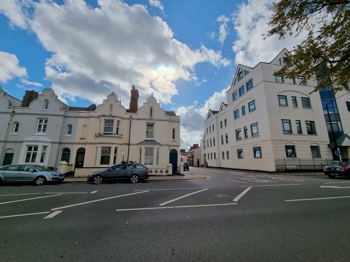 7 Bedroom Terraced House To Rent In Clarendon Avenue, Leamington Spa, CV32