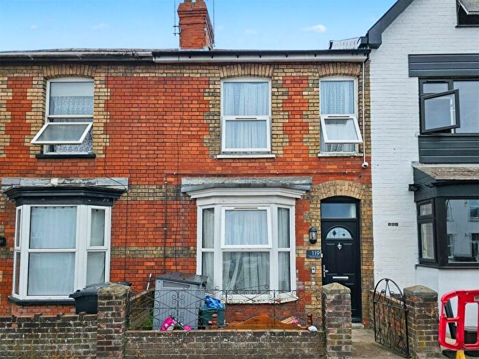 3 Bedroom Terraced House For Sale In Cheddon Road, Taunton, TA2