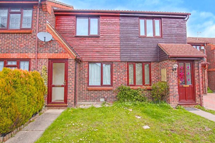 2 Bedroom Terraced House To Rent In Charterhouse Close, Bracknell, RG12
