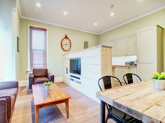 2 Bedroom Terraced House To Rent In Waterloo Road, Nottingham, NG7