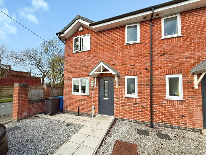 3 Bedroom Semi Detached House For Sale In Red Bank Close, Radcliffe, Manchester, Greater Manchester, M26