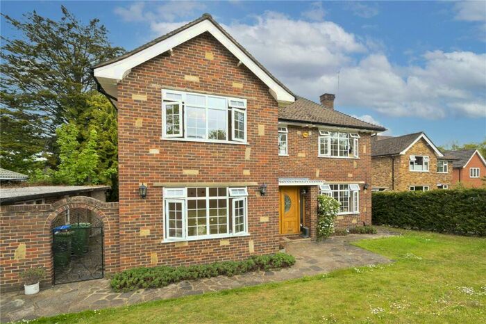4 Bedroom Detached House To Rent In The Ridings, Cobham, Surrey, KT11
