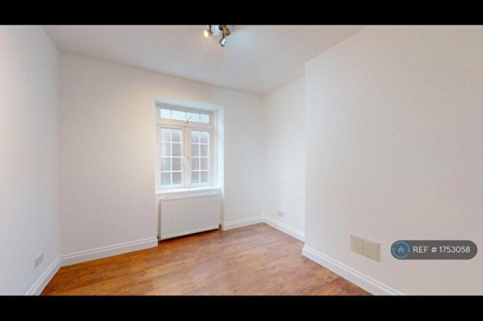2 Bedroom Flat To Rent In Portland Road, Croydon, SE25