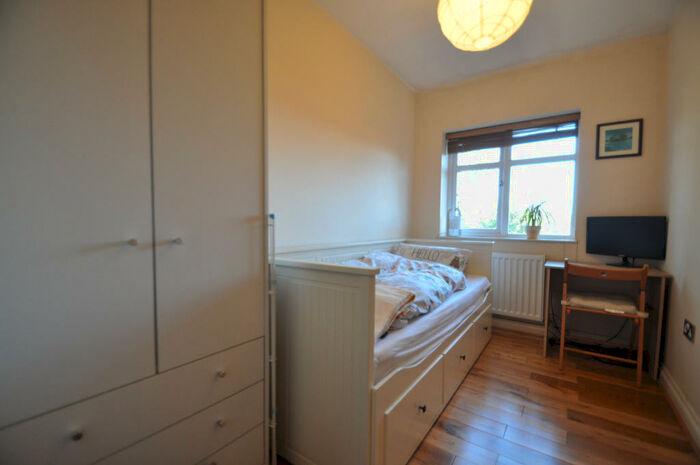 2 Bedroom Apartment For Sale In Tower Park Mews, Hull, HU8