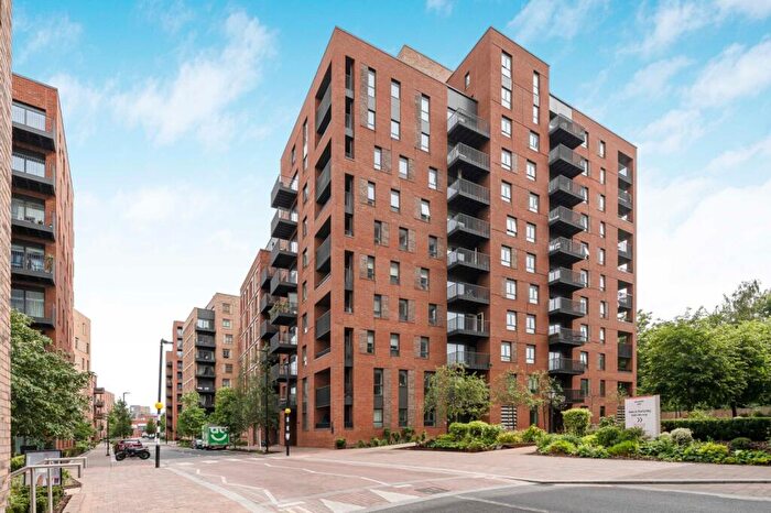 2 Bedroom Flat For Sale In Mary Neuner Road, Noel Park, N8