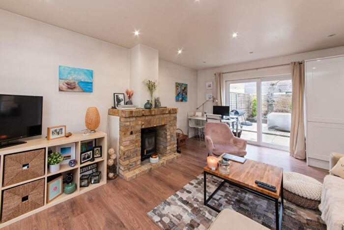 2 Bedroom House To Rent In Archway Road, Highgate, N6