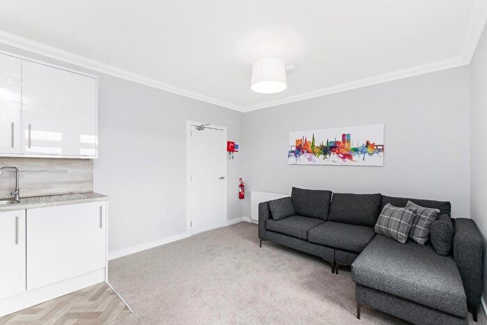 3 Bedroom Flat To Rent In Fyffe Street, West End, Dundee, DD1