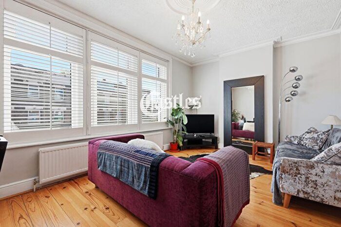 1 Bedroom Apartment For Sale In Philip Lane, London, N15