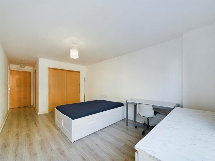 2 Bedroom Flat To Rent In Albion Street, Glasgow, G1