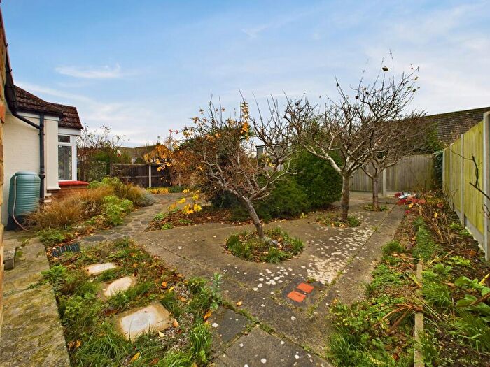 3 Bedroom Detached Bungalow For Sale In Bradstow Way, Broadstairs, CT10