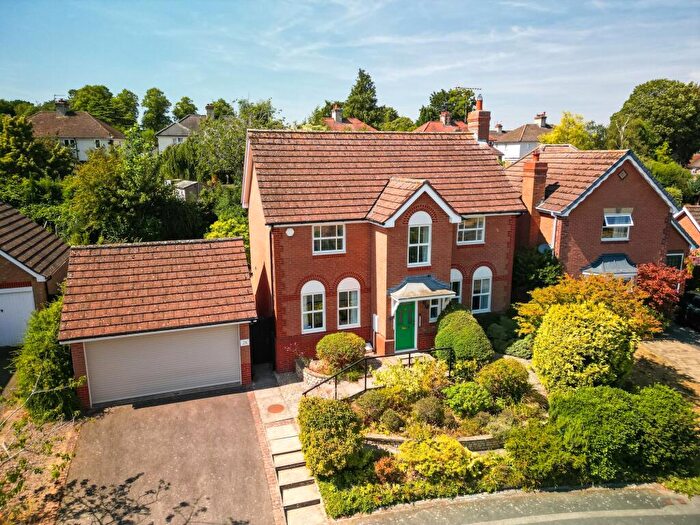 4 Bedroom Detached House For Sale In Elizabeth Way, Uppingham, LE15