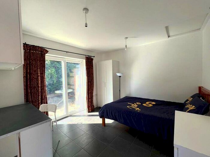 Studio To Rent In Coldean Lane, Brighton, BN1