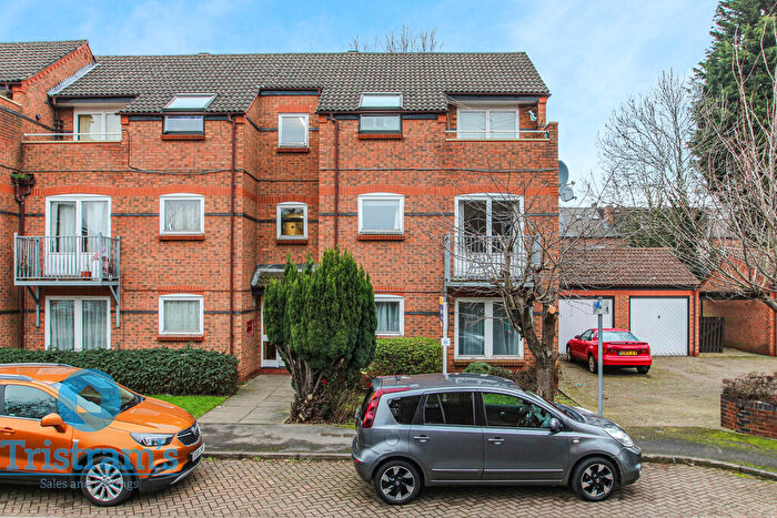 2 Bedroom Apartment To Rent In Tonnelier Road, Dunkirk, NG7