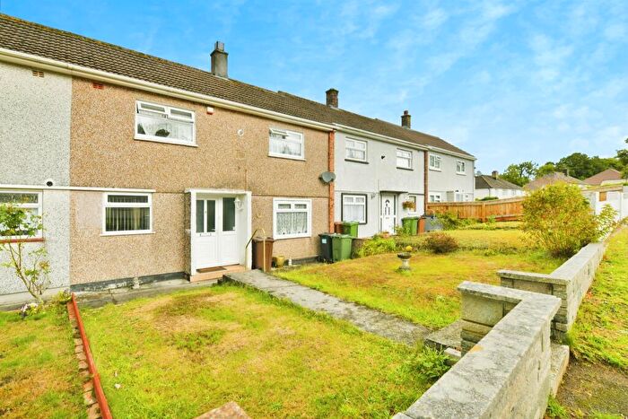 2 Bedroom Terraced House For Sale In Aylesbury Crescent, Plymouth, PL5