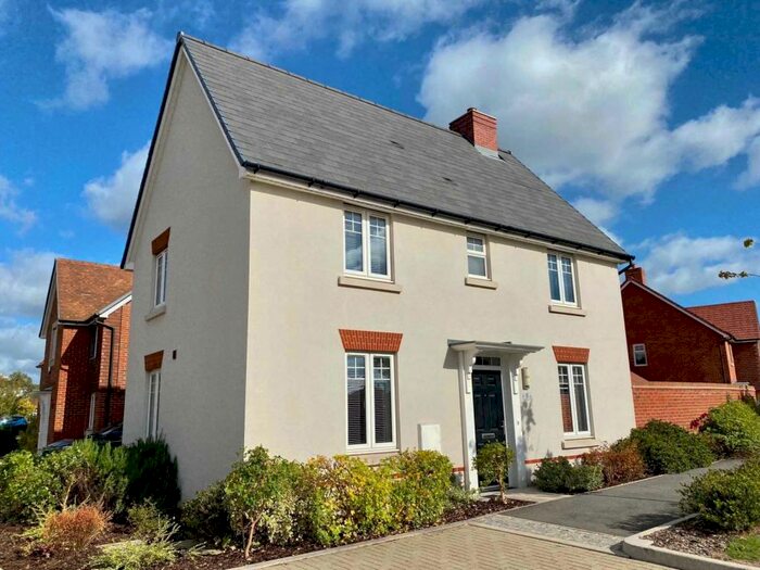 3 Bedroom Detached House To Rent In Marston Gate, Broughton, HP22