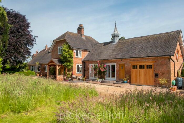 3 Bedroom Detached House For Sale In Lychgate Lane, Aston Flamville, LE10