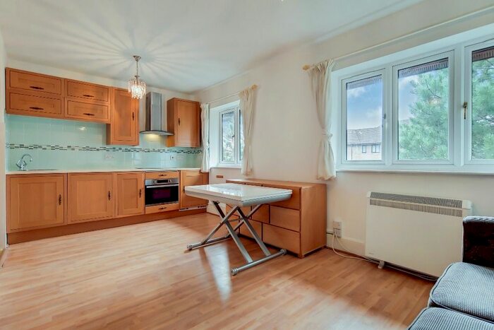 1 Bedroom Flat To Rent In Orchard Grove, Anerley, London, SE20