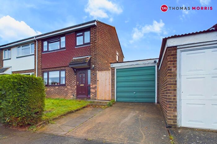 3 Bedroom Semi-Detached House For Sale In Sycamore Close, Biggleswade, Bedfordshire, SG18