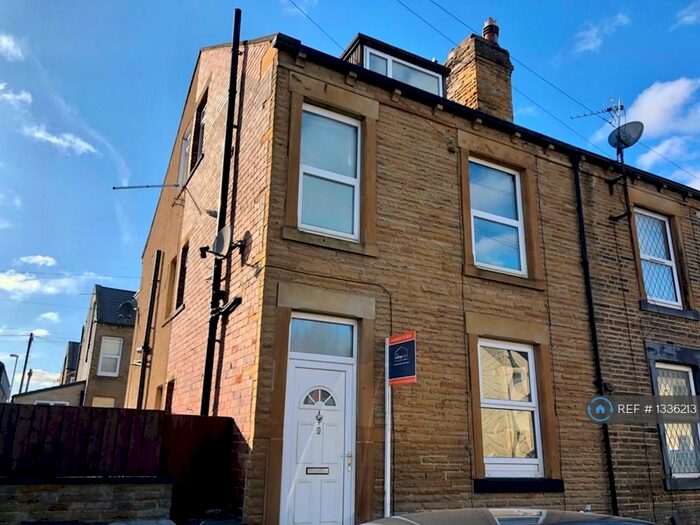 2 Bedroom Terraced House To Rent In South Street, Morley, Leeds, LS27