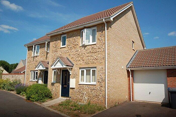 3 Bedroom Semi-Detached House To Rent In School Close, Lakenheath, Suffolk, IP27