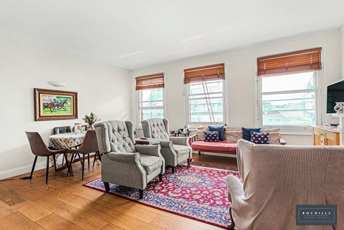 2 Bedroom Flat To Rent In High Street, Walton-On-Thames, Surrey, KT12