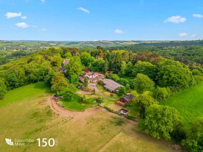 3 Bedroom Detached House For Sale In Buckfastleigh, TQ11