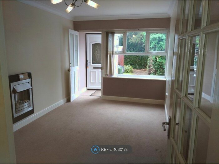 1 Bedroom Maisonette To Rent In Pennine Road, Bromsgrove, B61