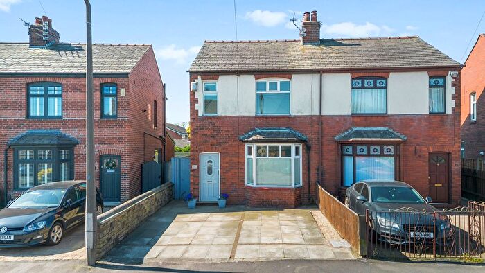 3 Bedroom Semi-Detached House For Sale In Spindle Hillock, Ashton-In-Makerfield, WN4