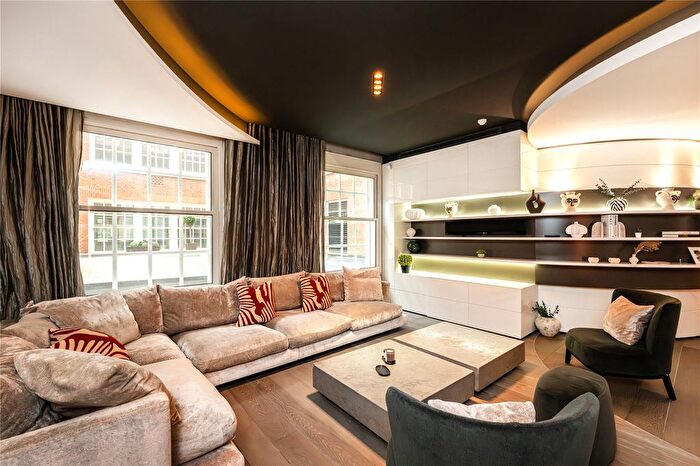 5 Bedroom Flat For Sale In North Row, Mayfair, London, W1K