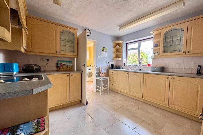 2 Bedroom Detached Bungalow For Sale In Corfe Castle, BH20 - Photo 5