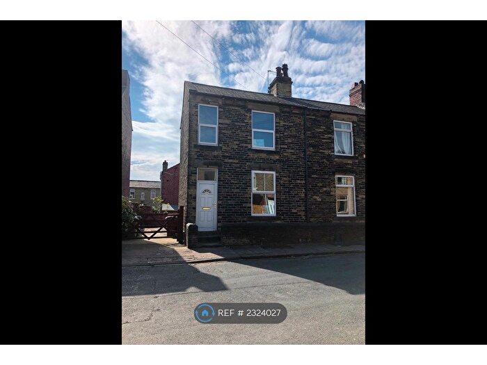2 Bedroom End Of Terrace House To Rent In Wycliffe Street, Ossett, WF5